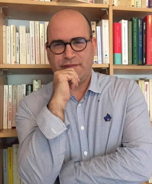 Yazid Haddar, psychologue spécialisé en neuropsychologie